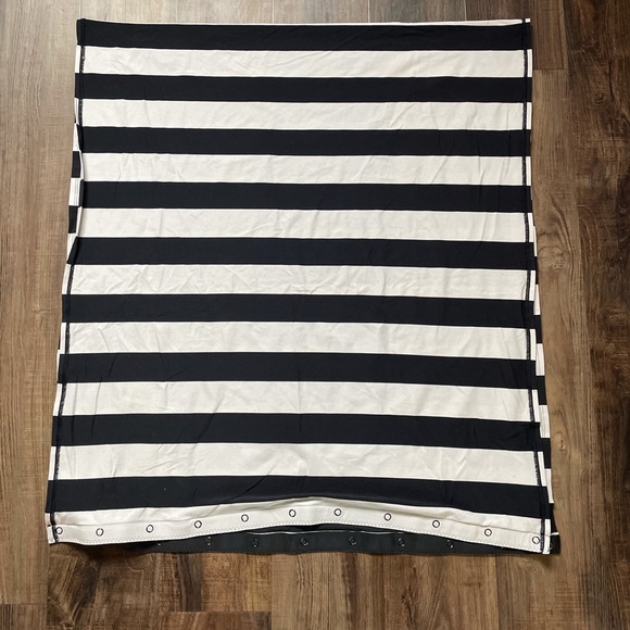 Lululemon Striped Scarf - Picture 2 of 3
